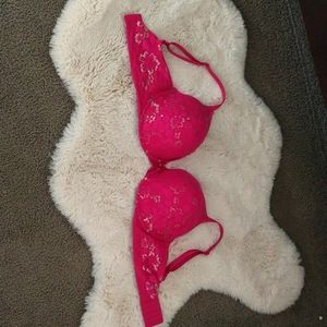 36F Victoria Secret bra